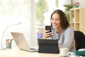 Sự phát triển của công nghệ di động đã mở ra nhiều cơ hội kiếm tiền qua ứng dụng điện thoại